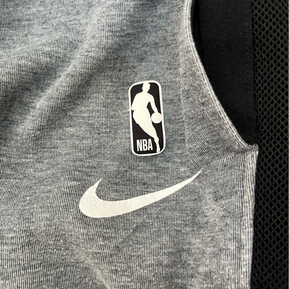 ⭐️EUC - Nike Dri-Fit NBA Golden State Warriors Gray Sweatpants Boys Size XL - Picture 3 of 9